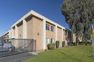 Ashwood Apartments in Lakeside, CA - Building Photo - Building Photo