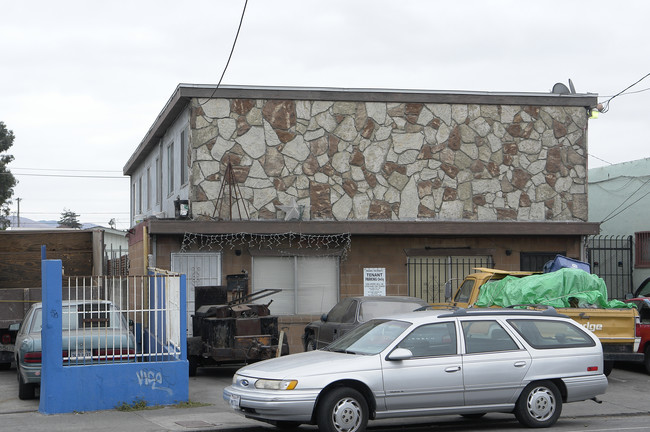 1614 Rumrill Blvd in San Pablo, CA - Foto de edificio - Building Photo