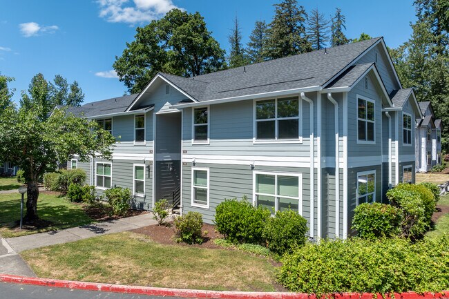 Reflections Hidden Creek Apartments in Keizer, OR - Foto de edificio - Building Photo