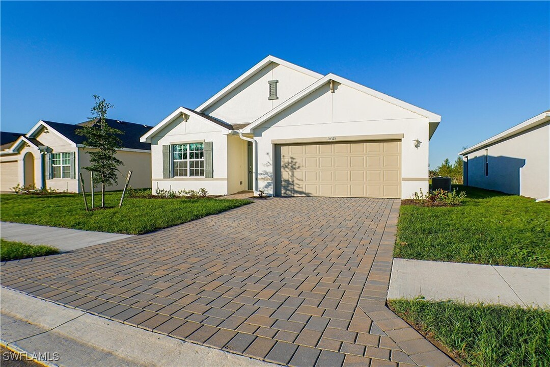 10313 Meandering River Wy in Ft. Myers, FL - Building Photo