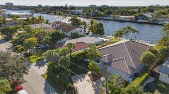 513 S Riverside Dr in Pompano Beach, FL - Building Photo