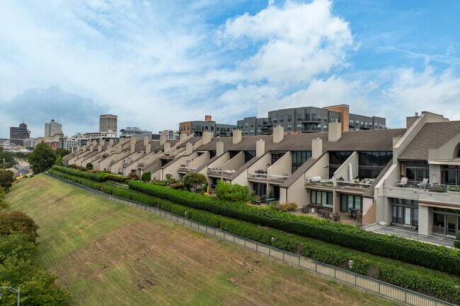 Riverbluff in Memphis, TN - Building Photo - Building Photo