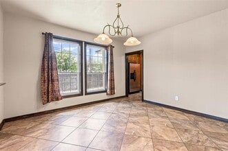 322 W Willingham St in Cleburne, TX - Building Photo - Building Photo