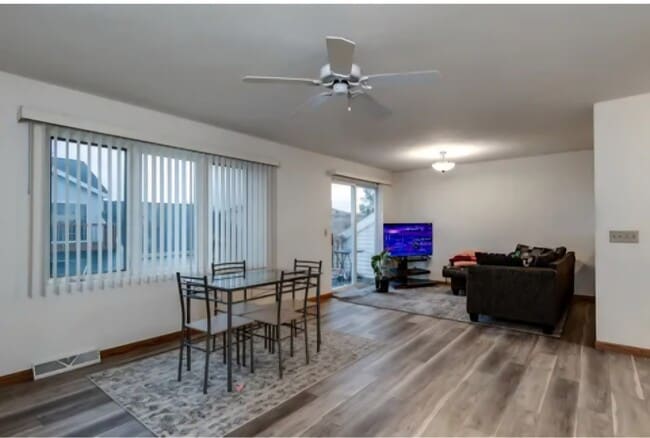 1121 Stonewood Xing, Unit #3