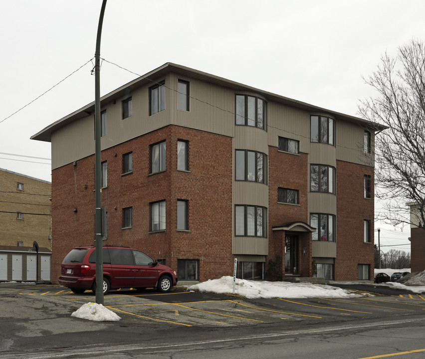 185 Hector-Lanthier in St-Eustache, QC - Building Photo