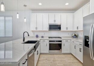 17350 W Alexandria Way in Surprise, AZ - Building Photo - Building Photo