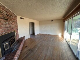 12640 Le Grand Rd in Le Grand, CA - Building Photo