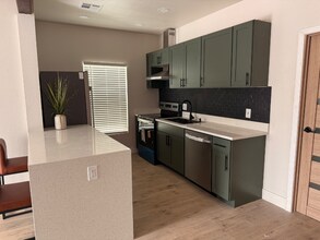 1014 E McKinley St in Phoenix, AZ - Foto de edificio - Building Photo