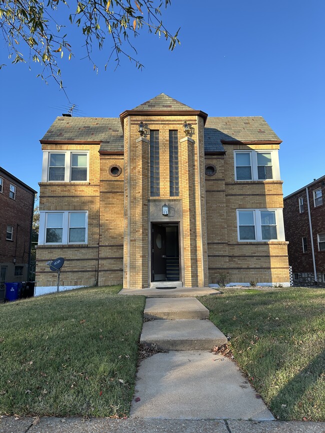 7325 Balson Ave, Unit 2W
