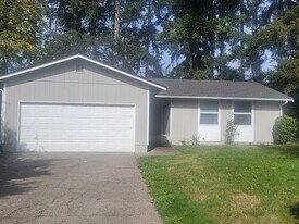 5105 204th St Ct E in Spanaway, WA - Building Photo