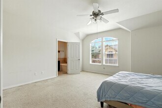 8904 Clovermist Dr in Houston, TX - Foto de edificio - Building Photo