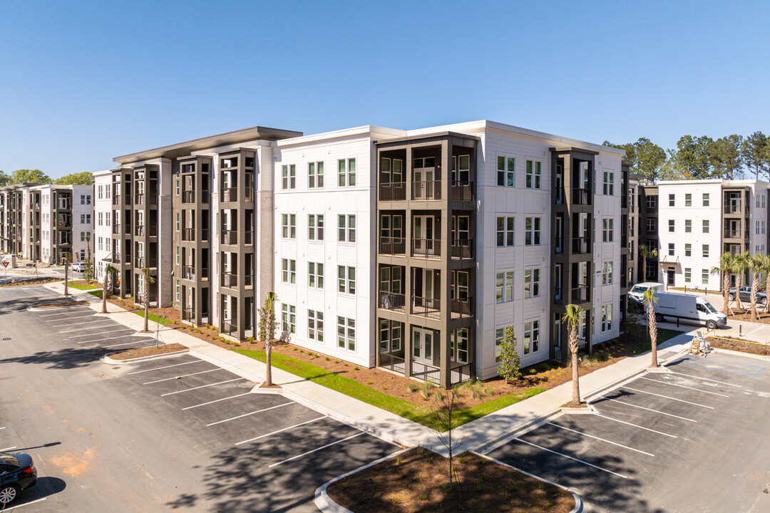 Founders Yard in Charleston, SC - Building Photo