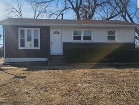 3119 W 67th St in Davenport, IA - Building Photo