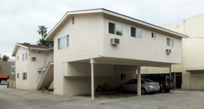 5730 Laurel Canyon Blvd in Valley Village, CA - Building Photo - Building Photo