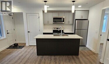 31 Mill St in Kitchener, ON - Building Photo - Building Photo