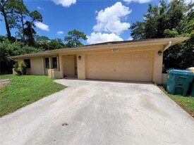 20340 Zelda Ave in Port Charlotte, FL - Building Photo