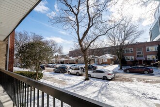 2740 W Farragut Ave in Chicago, IL - Building Photo - Building Photo