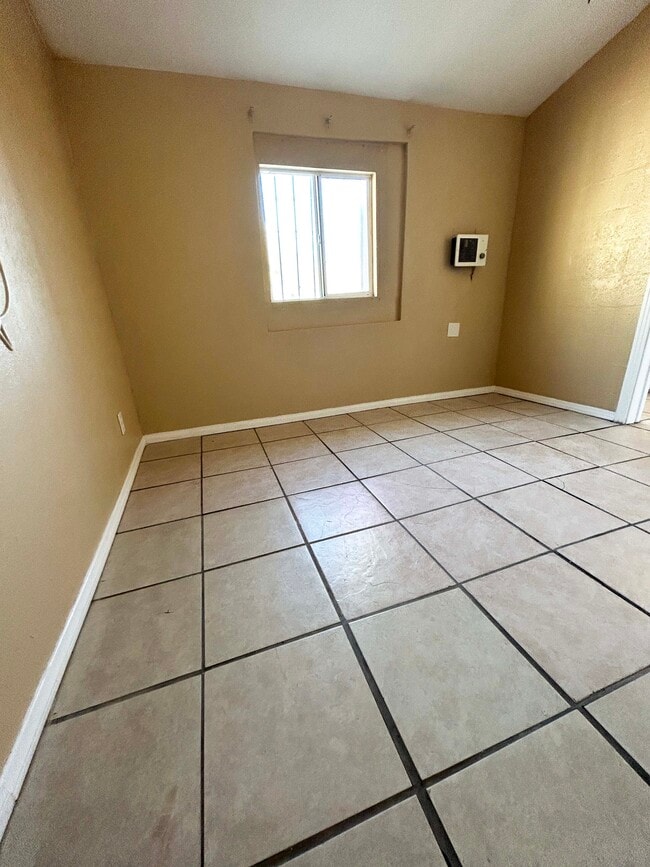 1132 Laurel Ave in Las Vegas, NV - Building Photo - Building Photo