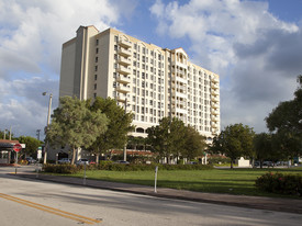 Gables Terrace in Miami, FL - Foto de edificio - Building Photo