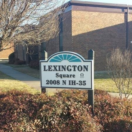 Summit at Lexington Square Apartments in Gainesville, TX - Foto de edificio