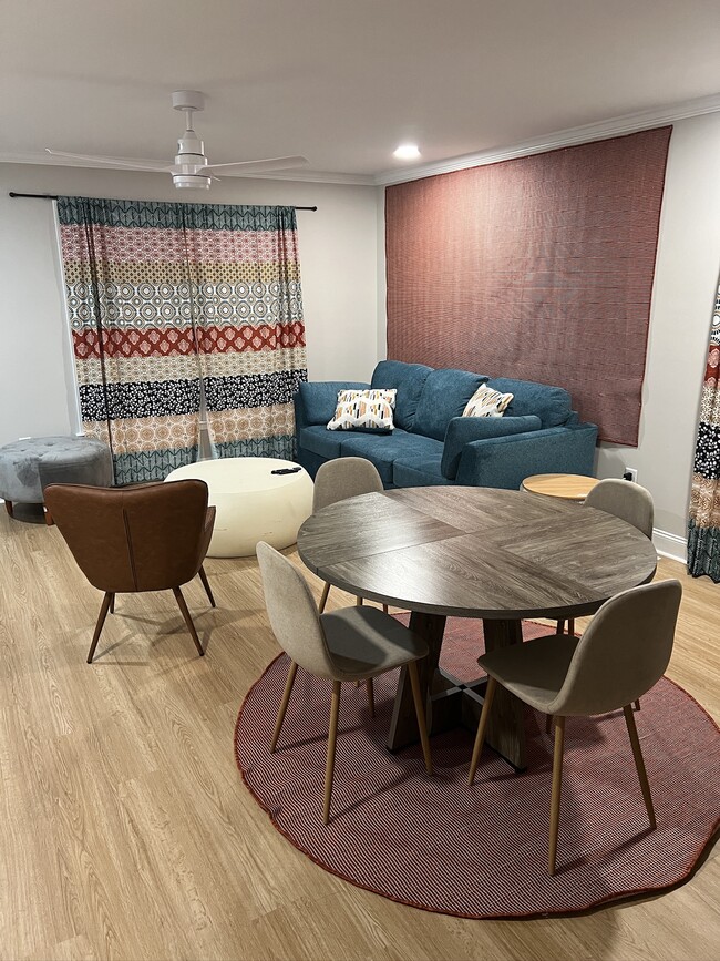 2006 Linda Jones Ave, Unit 3 in Greensboro, NC - Building Photo - Building Photo