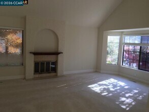 13 Deer Meadow Ct in Danville, CA - Building Photo - Building Photo