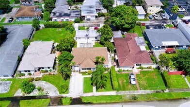 1847 Wiley St in Hollywood, FL - Building Photo - Building Photo