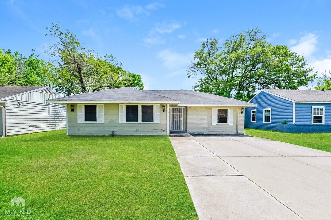 4418 Tareyton Ln in Houston, TX - Building Photo