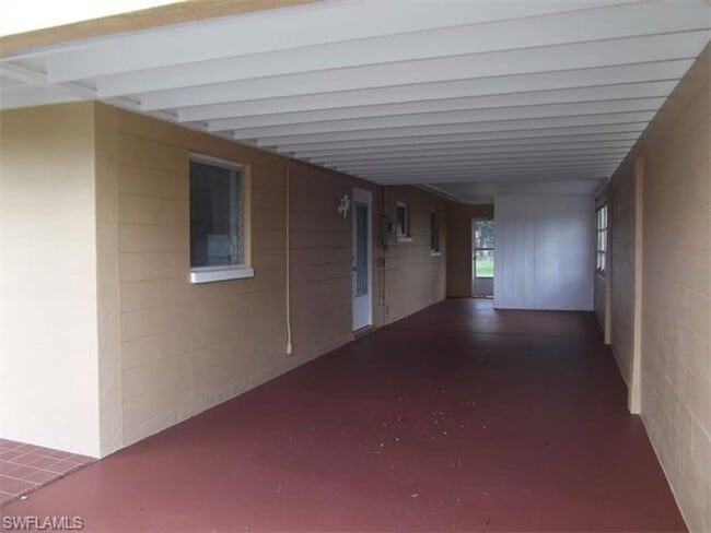 10 Willow St in Lehigh Acres, FL - Building Photo - Building Photo