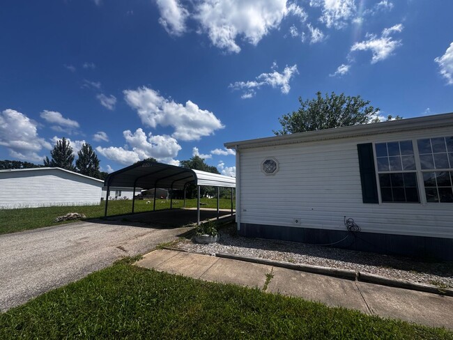 18248 Loyalty Ln in St. Robert, MO - Building Photo - Building Photo
