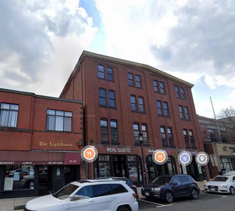 22 High St in Medford, MA - Building Photo