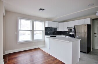 294 Halley Ave in Fairfield, CT - Building Photo - Building Photo