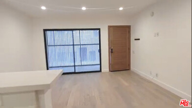 120 Canon Dr in Beverly Hills, CA - Building Photo - Building Photo