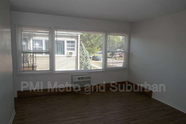748 E 5th Ct in Des Plaines, IL - Building Photo - Building Photo