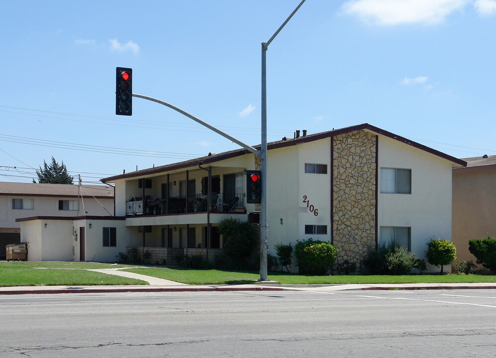 2106 N Ventura Rd in Oxnard, CA - Foto de edificio