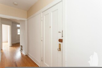 1941 W Winnemac Ave, Unit 1943-G in Chicago, IL - Building Photo - Building Photo