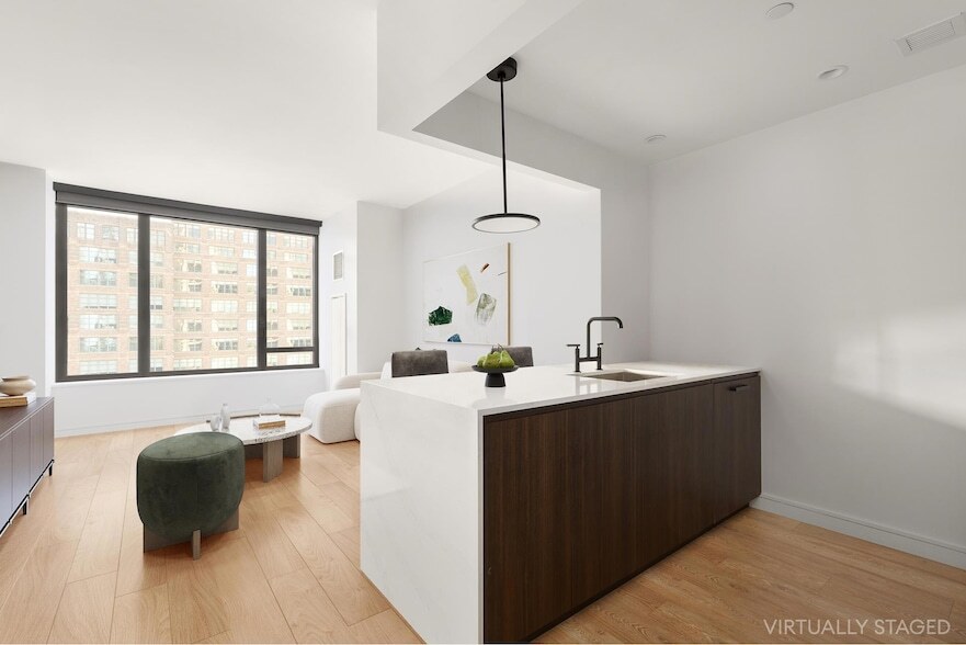111 Varick St, Unit 9 D in New York, NY - Building Photo