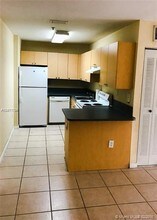 437 SW 7th St-Unit -206 in Miami, FL - Building Photo - Building Photo