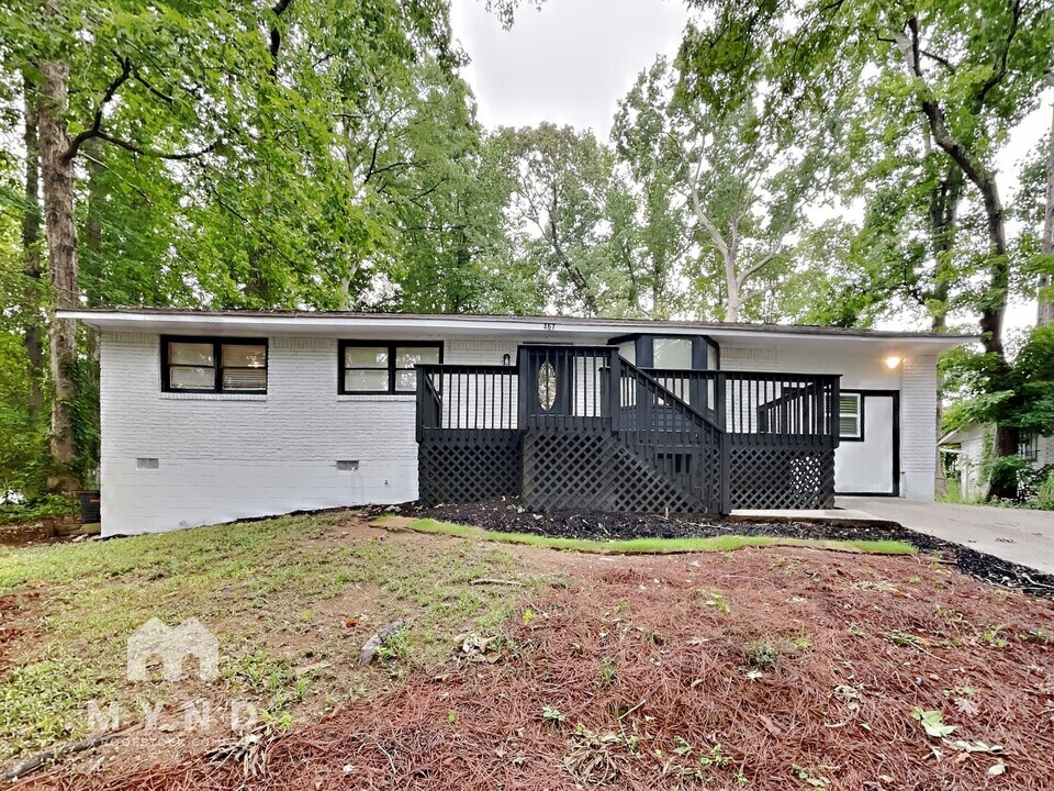 467 Camelot Pkwy in Jonesboro, GA - Building Photo