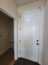 4006 W Flagstaff Ave in Visalia, CA - Foto de edificio - Building Photo