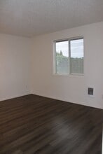 2027 SE Gerhard Dr in Hillsboro, OR - Building Photo - Building Photo