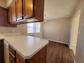 4823 NW Aurora Ave. in Des Moines, IA - Building Photo - Building Photo