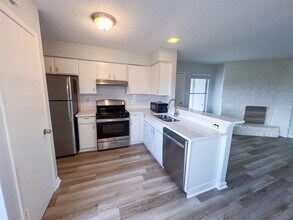 9901 Roxanna Dr in Austin, TX - Building Photo - Building Photo