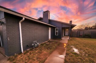 7405 Tumbleweed Dr in Austin, TX - Building Photo