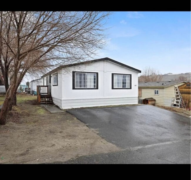 property at 332 Buckwheat Ct