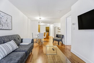 265 Wellington St W in Toronto, ON - Building Photo - Building Photo