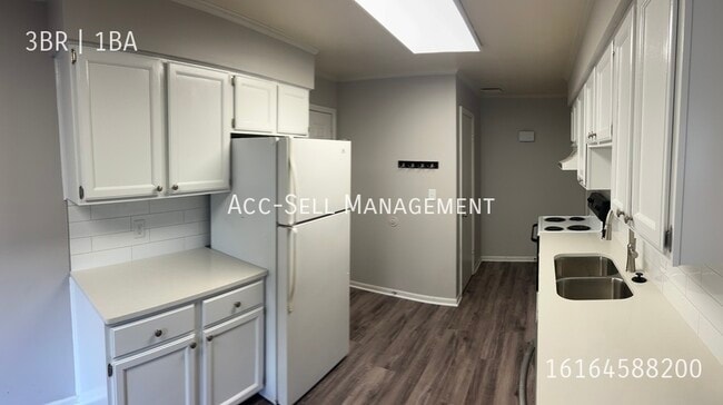 6450 Bella Vista Dr NE in Rockford, MI - Building Photo - Building Photo