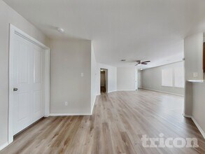 201 Hereford St in Cibolo, TX - Foto de edificio - Building Photo