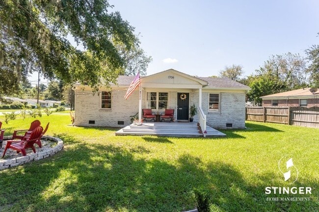 property at 1706 Hogarth St