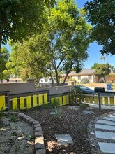 22116 Gilmore St in Canoga Park, CA - Foto de edificio - Building Photo